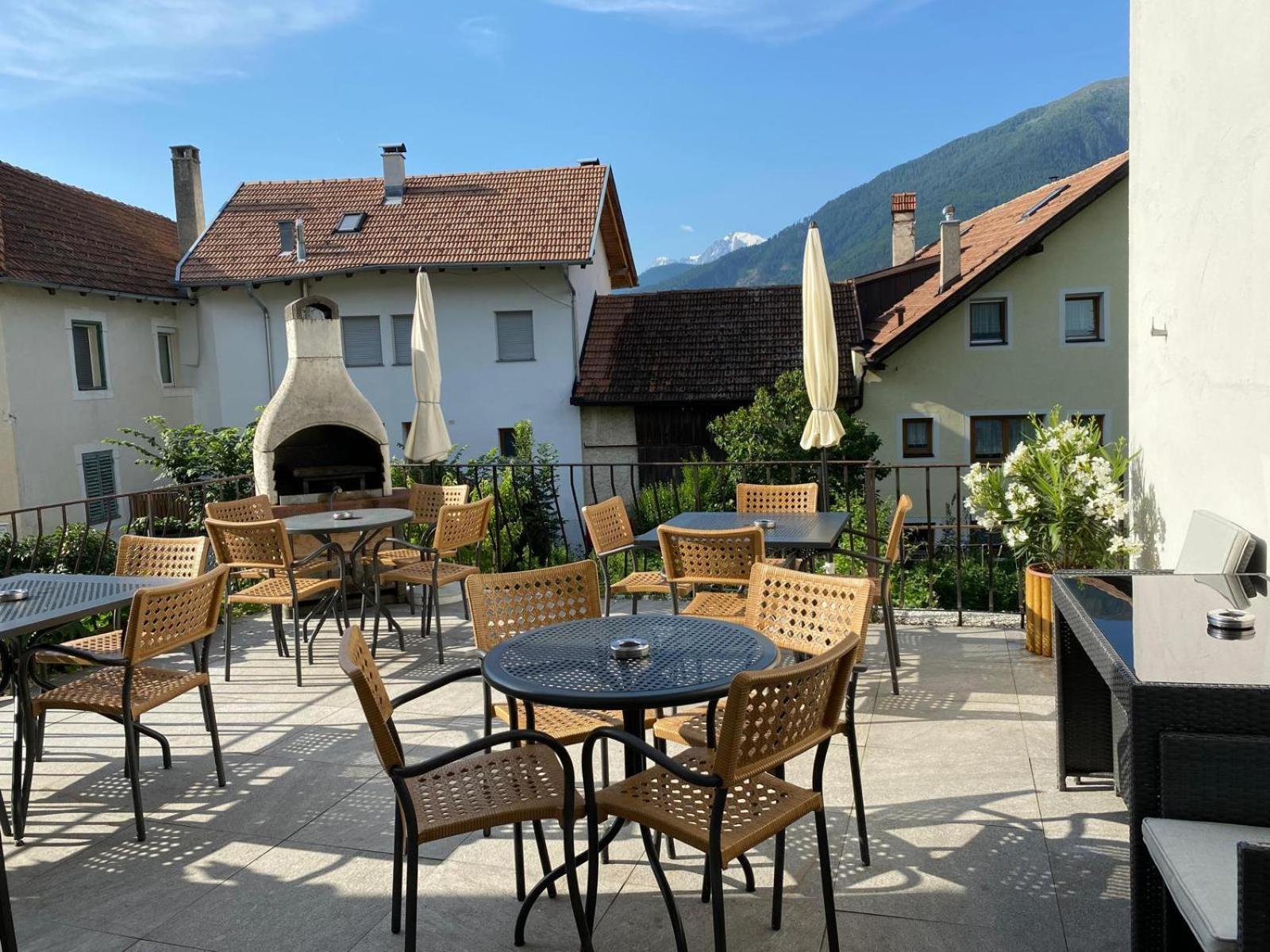 Garni Sonne Hotel Malles Venosta Exterior photo